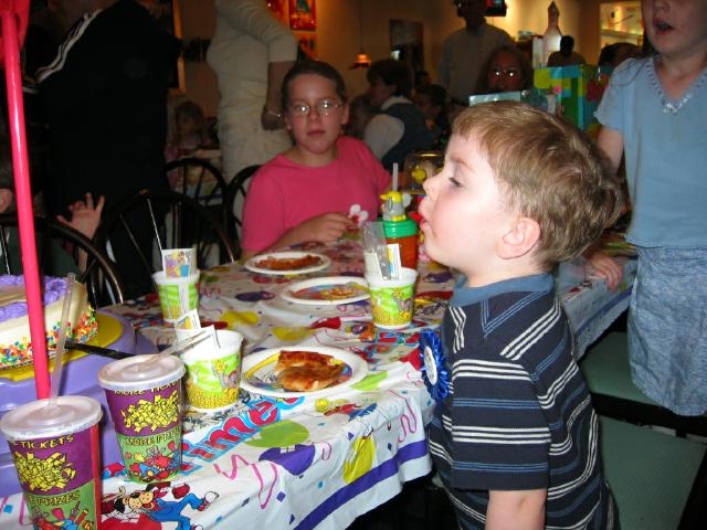 100-0032_IMG
