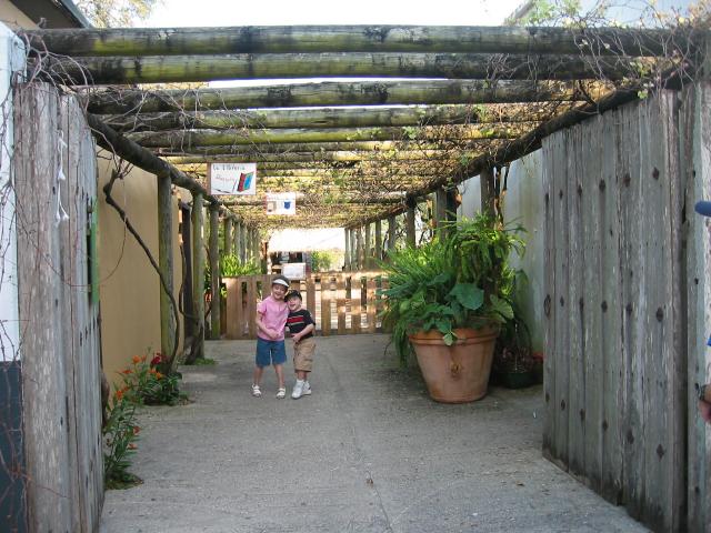 110-1092_IMG