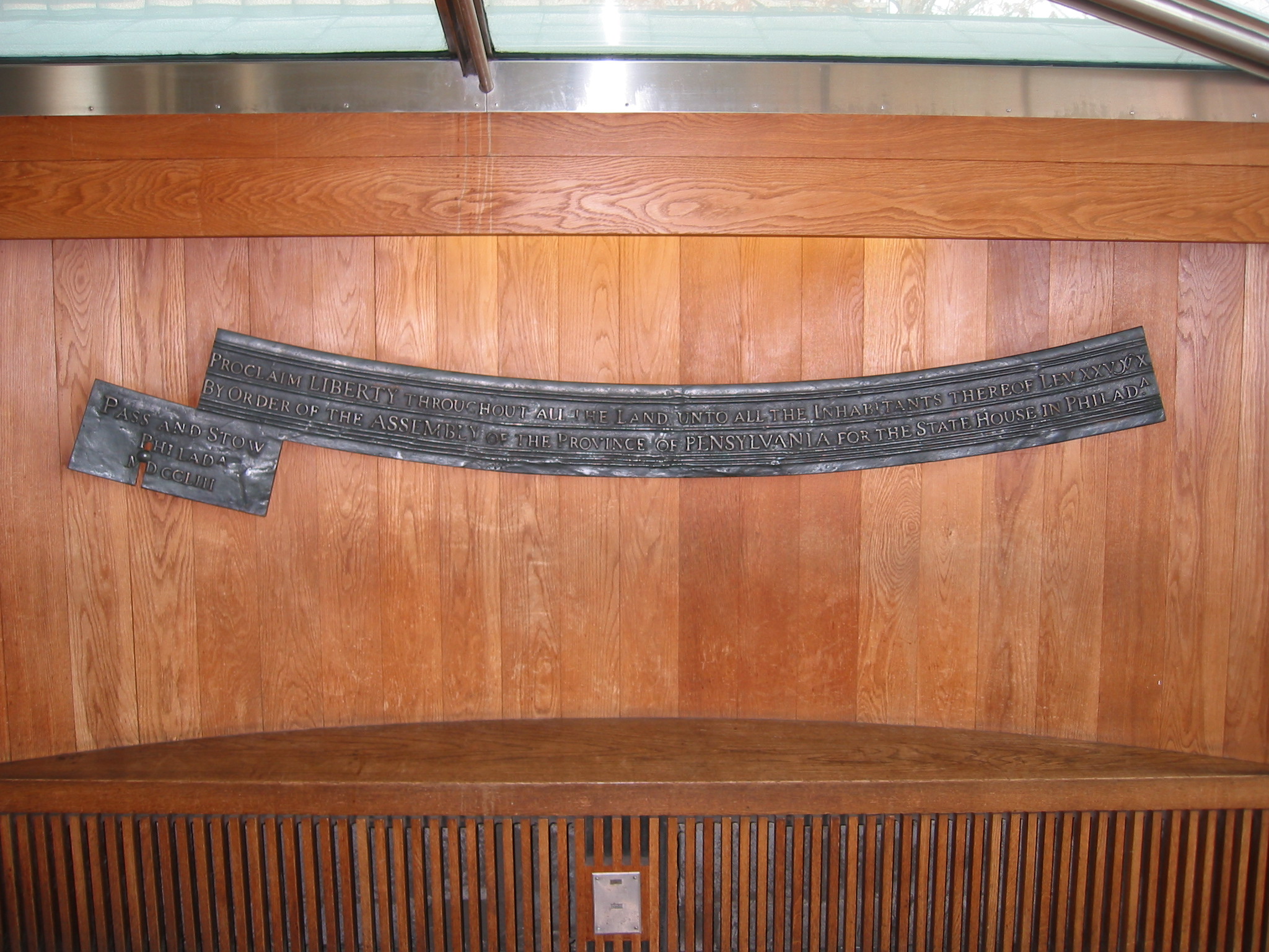 Image 1 of 37  -  882 kB