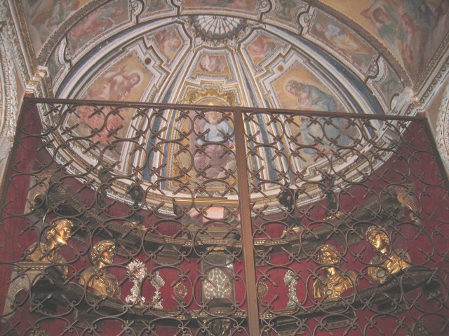 Image 332 of 845  -  107 kB
