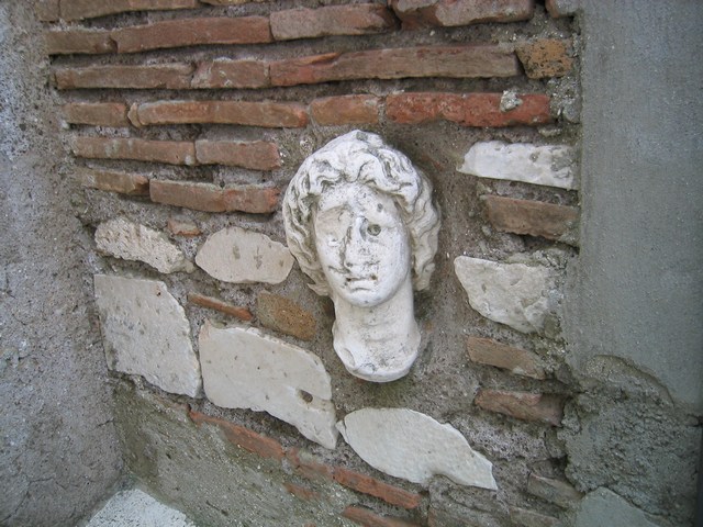 Image 390 of 845  -  100 kB