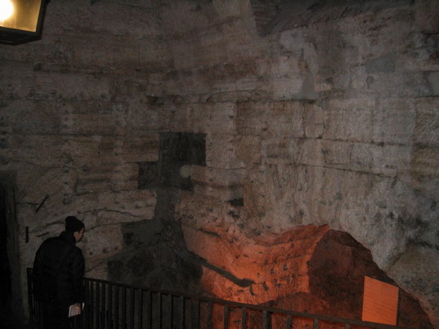 Image 588 of 845  -  62 kB