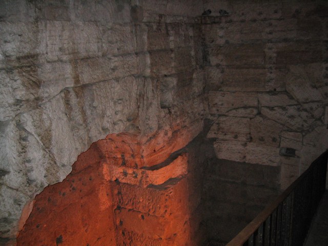 Image 589 of 845  -  68 kB