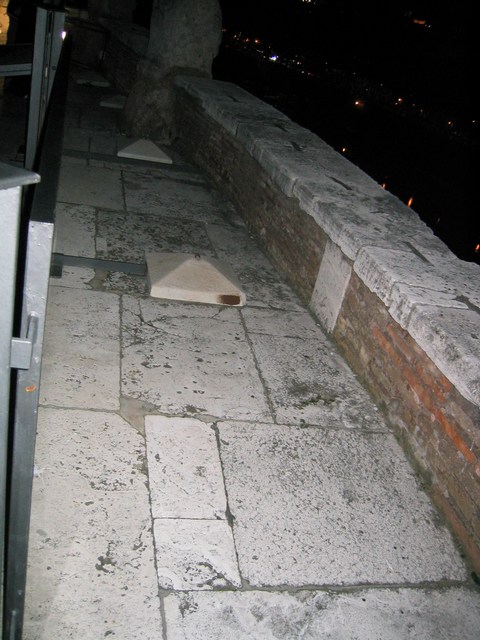 Image 644 of 845  -  82 kB