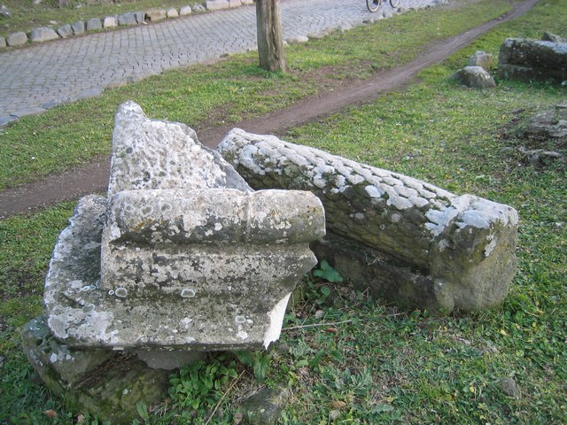 Image 683 of 845  -  132 kB