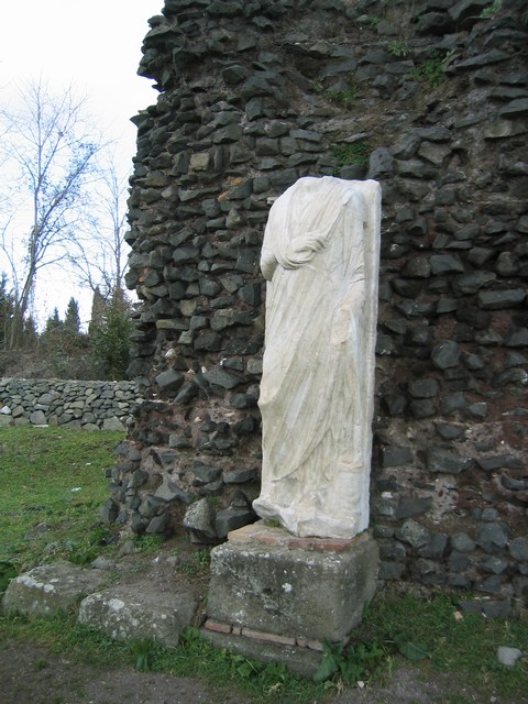 Image 695 of 845  -  99 kB