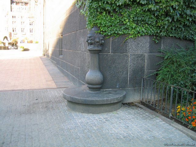 Image 71 of 84  -  81 kB