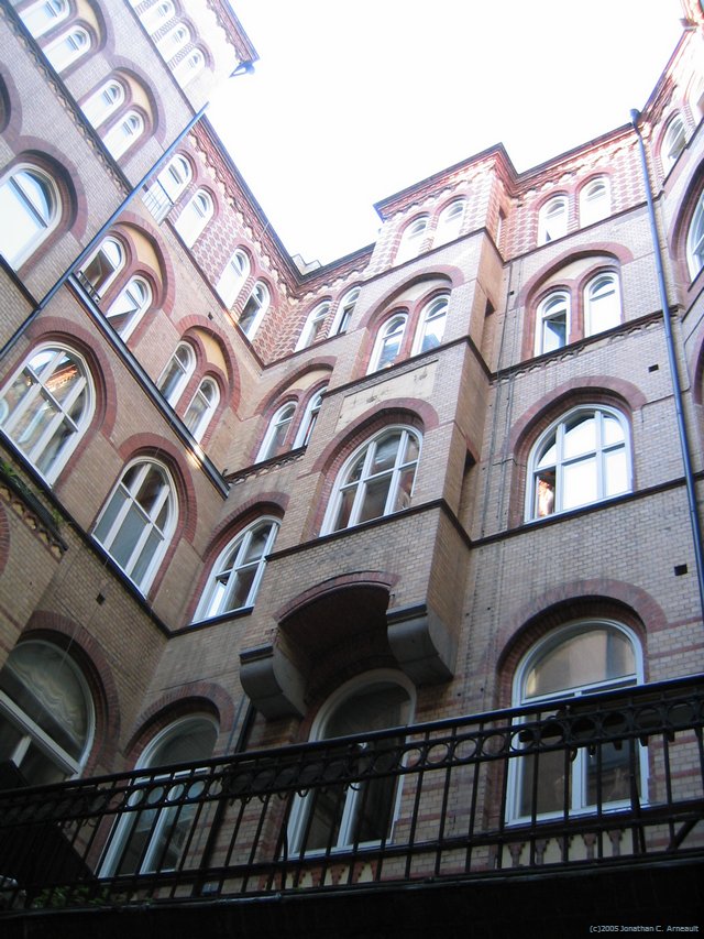 Image 32 of 42  -  139 kB