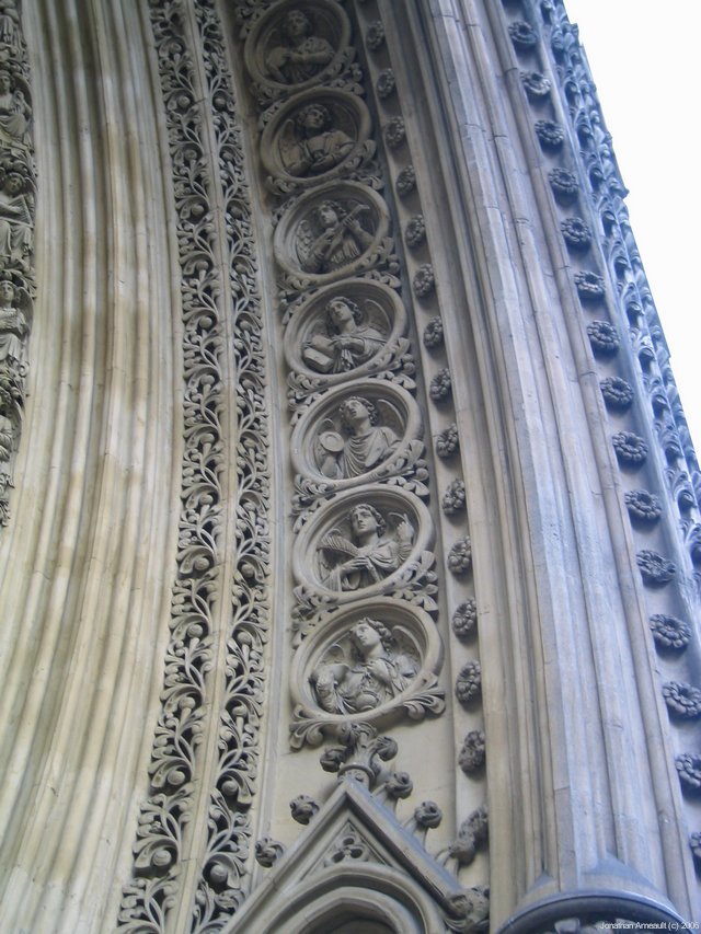 Image 179 of 186  -  119 kB