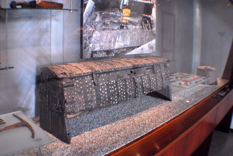 Image 54 of 75  -  422 kB