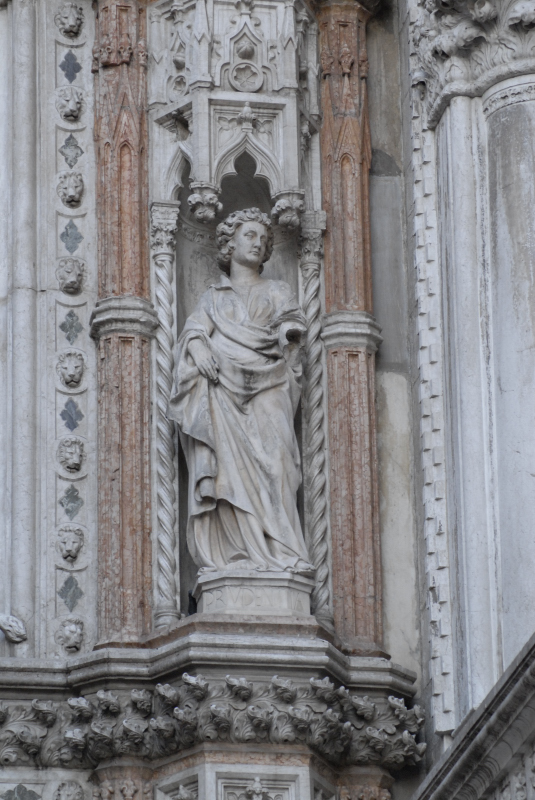 Image 155 of 197  -  335 kB